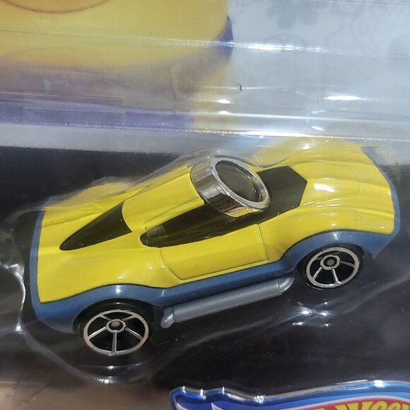 Hot Wheels Character Car Carl from Minions The Rise of Gru 2018 - Picture 7 of 9